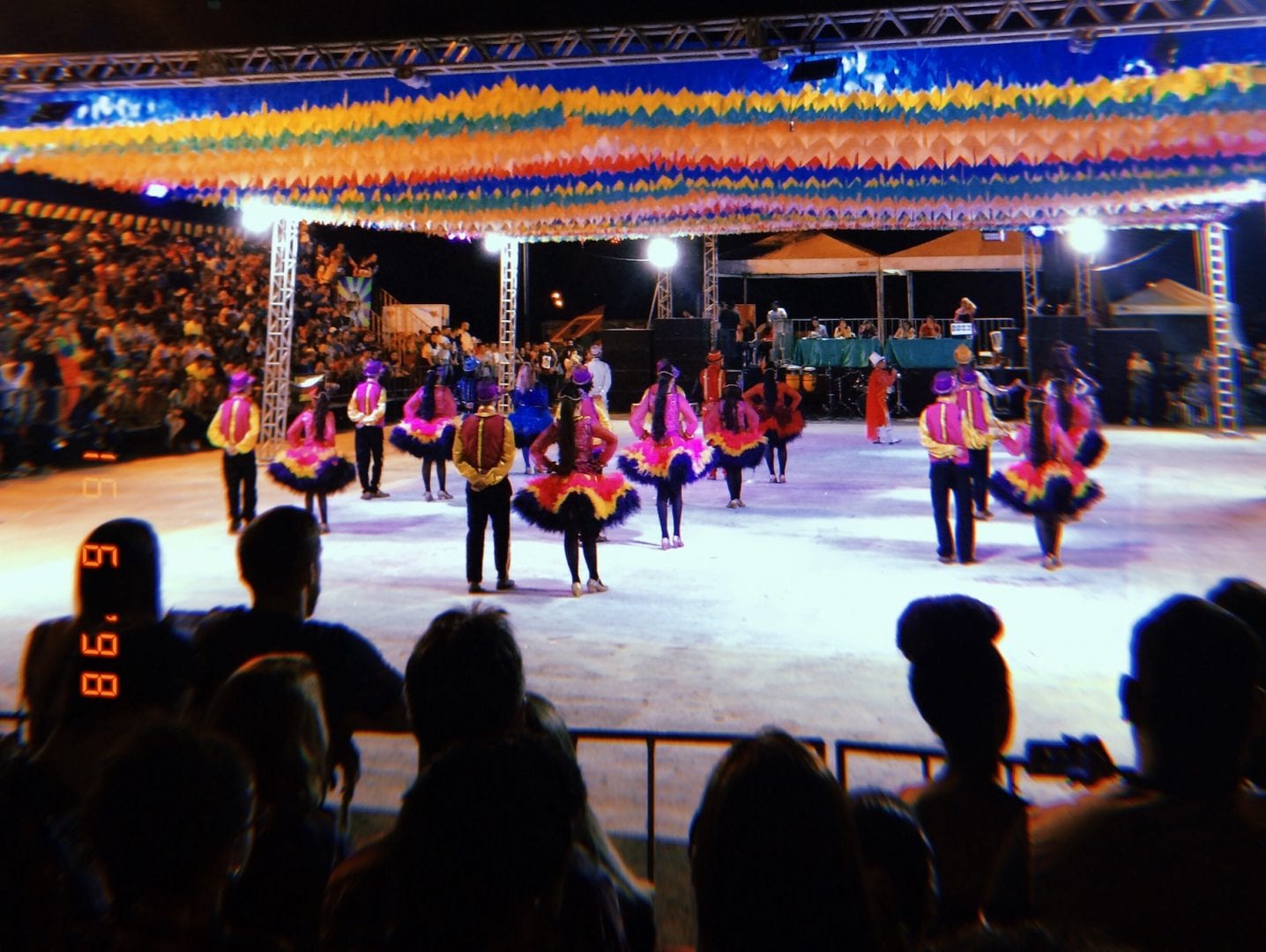 Grupo de quadrilha dança durante o Arraiá de Goiânia, promovido pela Prefeitura. Arraiá do Cerrado também terá apresentações | Foto: Paula Falcão