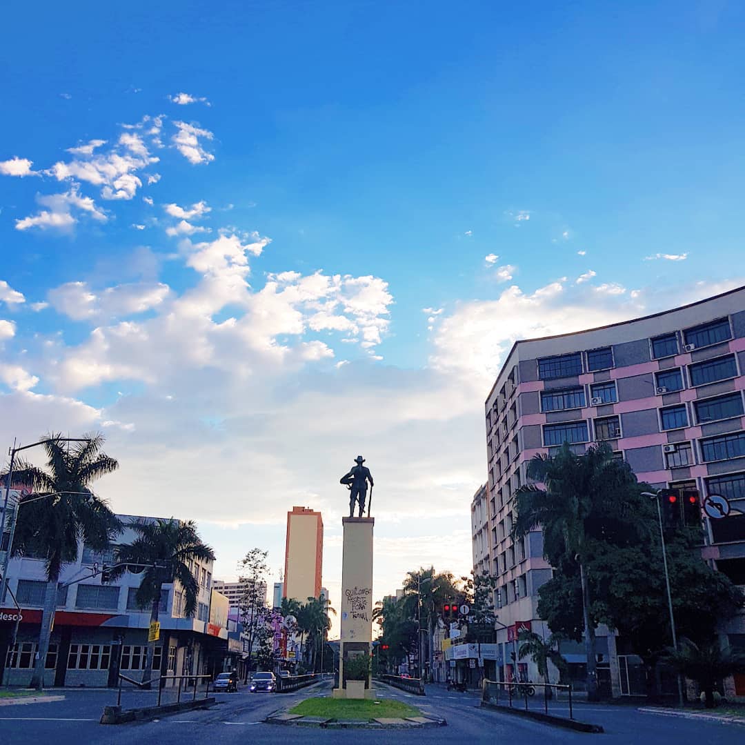 Vista da Praça do Bandeirante, no Centro de Goiânia. Já a observou deste ângulo?  | Foto: @wsmartins