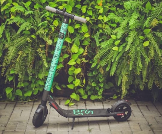 Patinetes elétricas já estão disponíveis em Goiânia