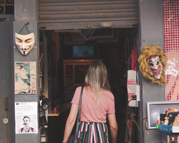 VHS Livraria e Bar na Rua do Lazer
