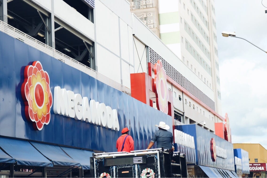 Mega Moda, um dos principais shoppings da Região da 44