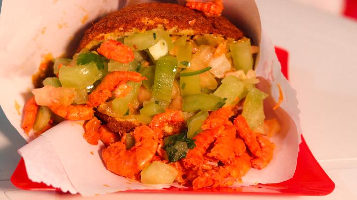 Acarajé em Goiânia vira receita de sucesso: saiba onde comer