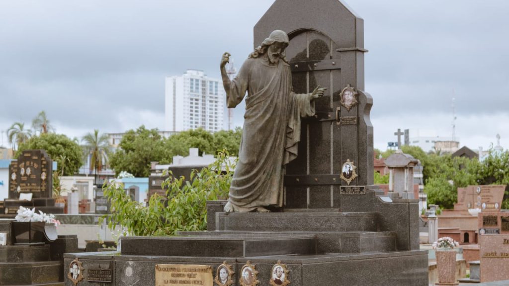 Túmulo do fundador da cidade Pedro Ludovico Teixeira, no Cemitério Santana