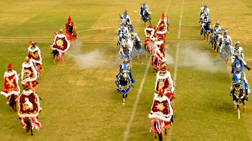 Cavalhadas de Pirenópolis: espetáculo e fé na Festa do Divino