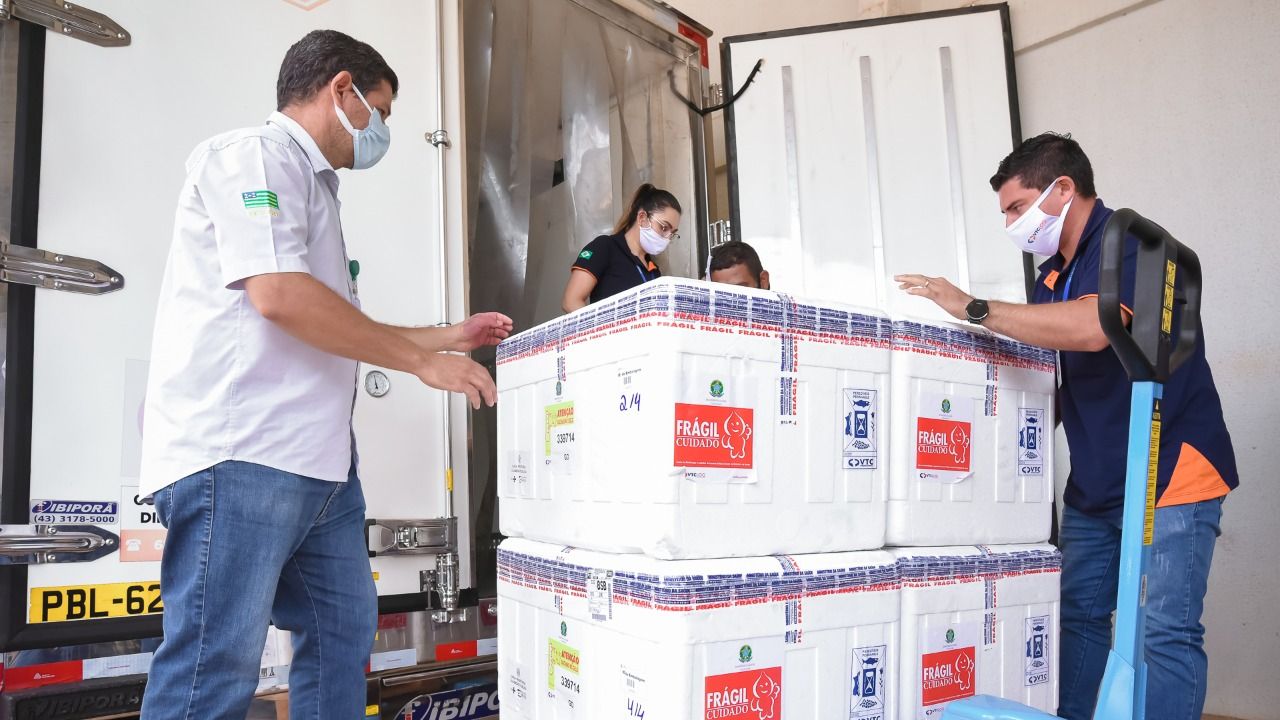 Goiás receberá 160 mil vacinas contra a Covid-19 na próxima semana