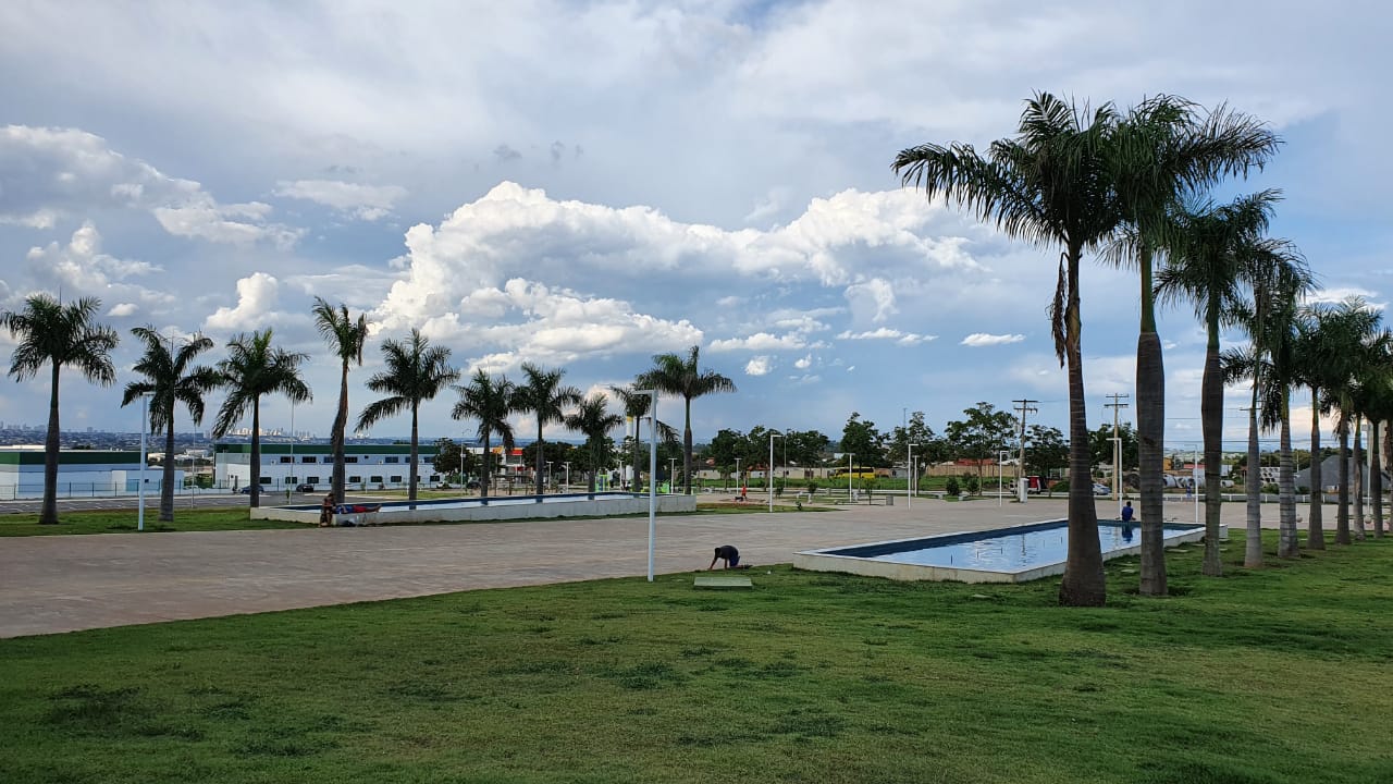 Aniversário de Aparecida tem inauguração de memorial e balonismo