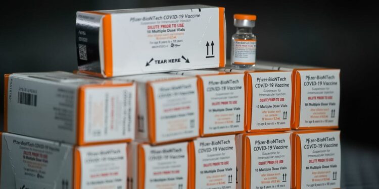 Goiás inicia distribuição de 250 mil doses contra Covid-19 para crianças
