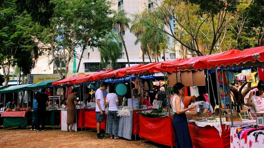 No domingo, acontece mais uma edição da Feira das Minas, que terá a edição especial Dia dos Pets. O evento acontece das 15h às 21h, na Praça Tamandaré, no Setor Oeste.