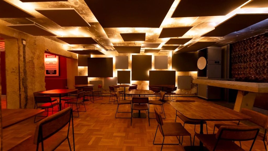 Listening bars e um convite à nova cultura da escuta no Brasil