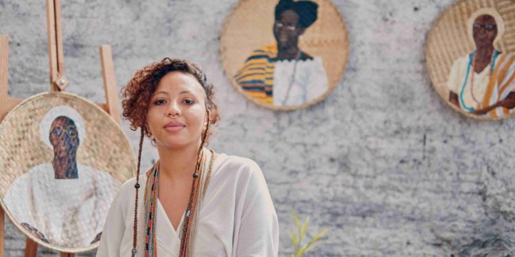 Artista visual goiana Raquel Rocha leva ao Rio de Janeiro a exposição individual “Obirin Omi - Matriarcas”