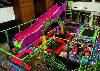 Atração inédita de trampolins chega a shopping de Goiânia