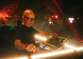 Pirenópolis recebe maior nome do live techno mundial, o DJ alemão Stephan Bodzin