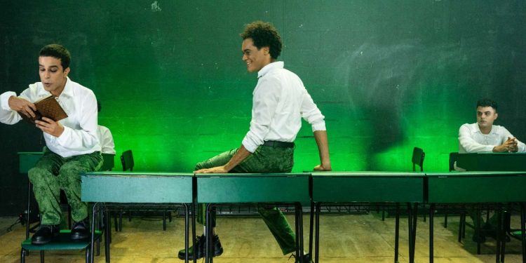 Cia Sala 3 apresenta obra livremente inspirada em clássico de Shakespeare