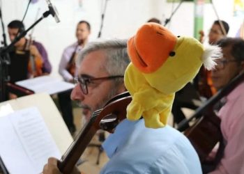 Concerto Didático leva música clássica às crianças de creche em Goiânia
