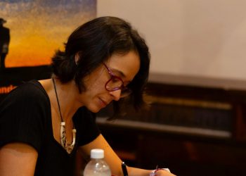Jornalista e historiadora goiana Aline Fernandes Carrijo lança livro sobre o cineasta Vladimir Carvalho