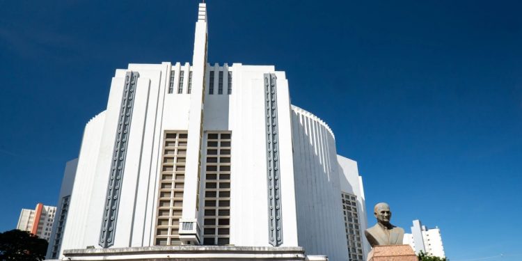 Teatro Goiânia fecha temporariamente para ajustes