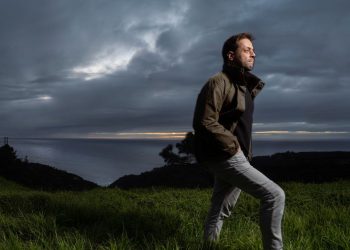 António Zambujo encerra turnê brasileira na cidade de Goiás com show gratuito