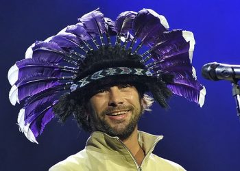 Jamiroquai anuncia turnê pela América Latina em 2026 com show em São Paulo