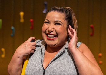 Mariana Xavier, de Minha Mãe é uma Peça, se apresenta no Teatro Goiânia