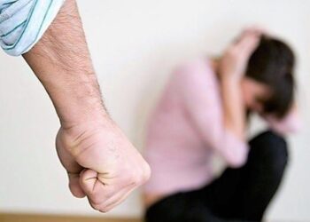 Após ser amarrada e ameaçada, mulher tem objetos roubados em casa, em Goiânia