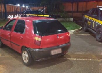 Carro com mais de R$ 26 mil em multas é apreendido na BR-070