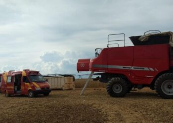 Homem é socorrido após perder perna em acidente com máquina agrícola, em Luziânia