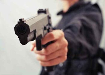 Jovem morto a tiros em distribuidora de bebidas, em Aparecida de Goiânia