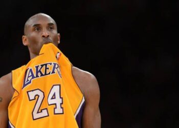 Lenda da NBA, Kobe Bryant morre em acidente de helicóptero na Califórnia