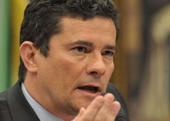 Moro diz que combater corrupção 'não é projeto pessoal' e abre canal de denúncias