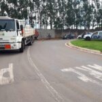 Motociclista morre ao bater em caminhão em rotatória de Goiânia
