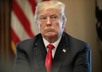 Senado dos EUA inicia julgamento de Trump