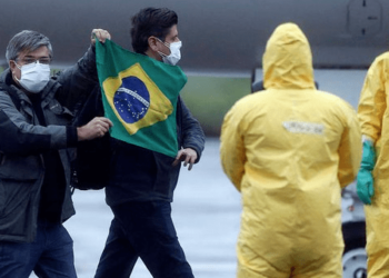Brasileiro faz relato do período de isolamento em base de Goiás