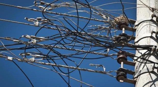 Dono de bar é condenado após furtar energia elétrica de vizinho, em Buritinópolis