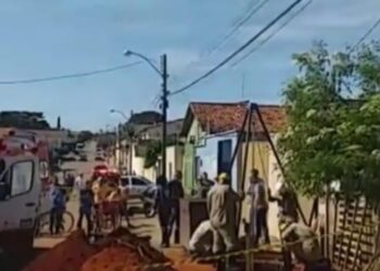 Idoso é resgatado após cair dentro de fossa de 5 metros em Goianápolis 