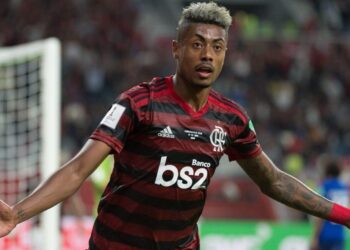 Parado em blitz no Rio, Bruno Henrique não faz bafômetro e Polícia investiga CNH