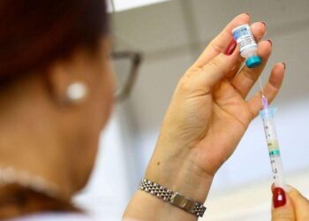 Por risco de surto de coronavírus, Saúde vai antecipar vacinação de gripe