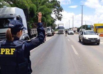 PRF intensifica fiscalização em BRs goianas durante feriado de carnaval