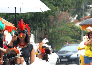 Segunda-feira de carnaval deve ser de chuva e vento em Goiás
