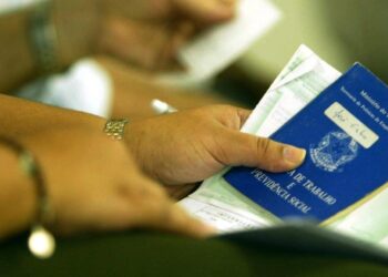 Domésticos formais poderão receber seguro-desemprego