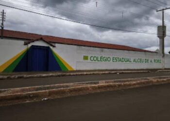 Estudante é esfaqueado em frente a escola em Luziânia