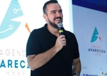 Gustavo Mendanha recebe alta médica e cumpre 30 dias de licença