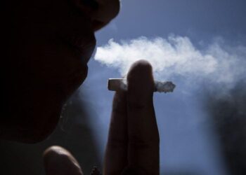 Médicos alertam sobre covid-19 para pessoas com doenças respiratórias