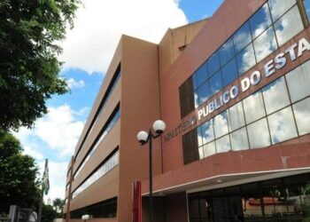 Mulher que voltou do exterior e rompeu isolamento é denunciada, em Mossâmedes