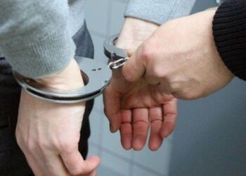 Pego em flagrante, traficante tem prisão revogada por coronavírus, em Goiânia