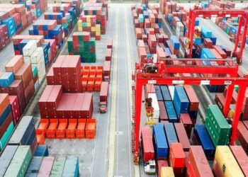 Províncias industriais da China retomam produção, depois de 2 meses