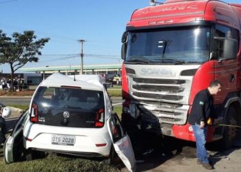 Vídeo mostra momento de acidente que matou passageira, em Goiânia