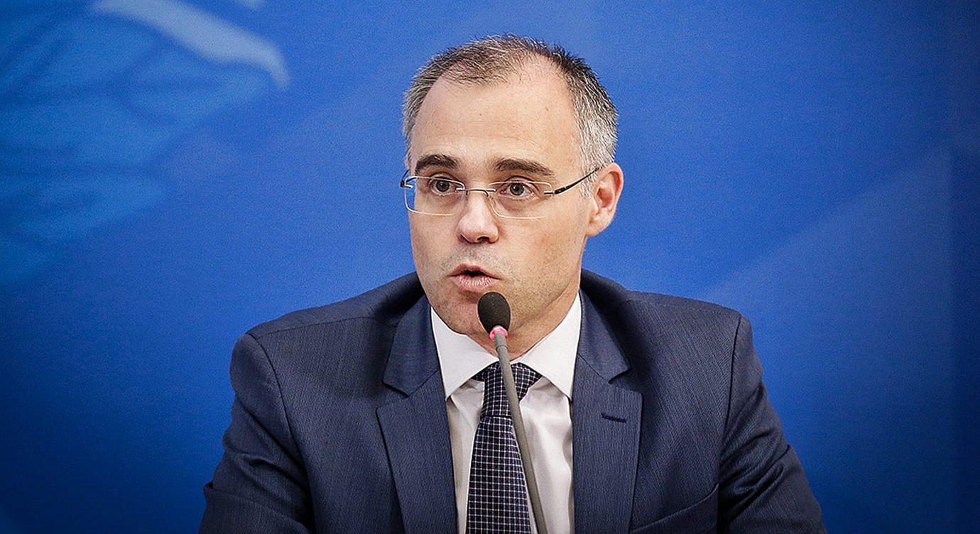 André Mendonça o novo ministro da Justiça; Ramagem assume a Polícia Federal