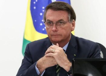 Bolsonaro: mortes por covid-19 deve ser direcionada a governadores e prefeitos