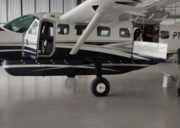 Carregado de cocaína, avião que partiu de Goiânia é apreendido em Pernambuco
