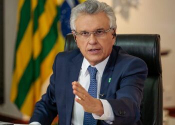 “É inaceitável”, diz Caiado sobre politização durante pandemia